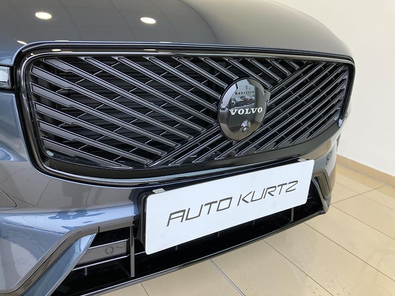 Volvo XC60 T6 eAWD Black Edition Plus AT8 - fotka 3 z 41