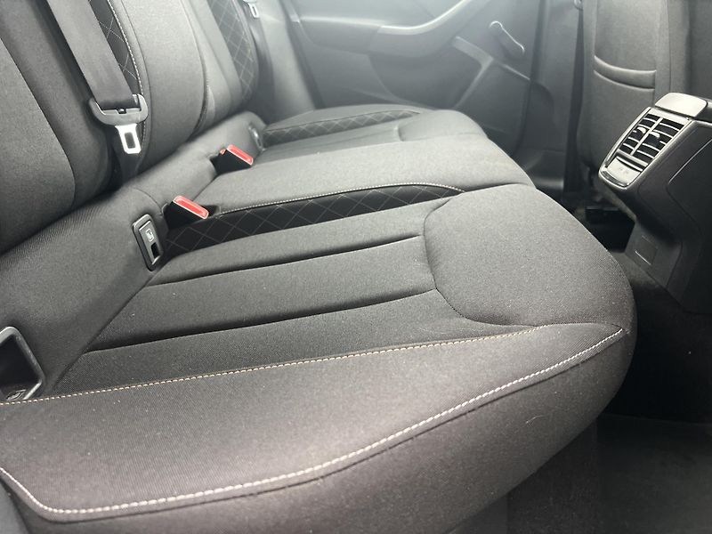 Škoda Kamiq 1.0TSi 81kw KAMERA TAŽNÉ ALU - fotka 32 z 46