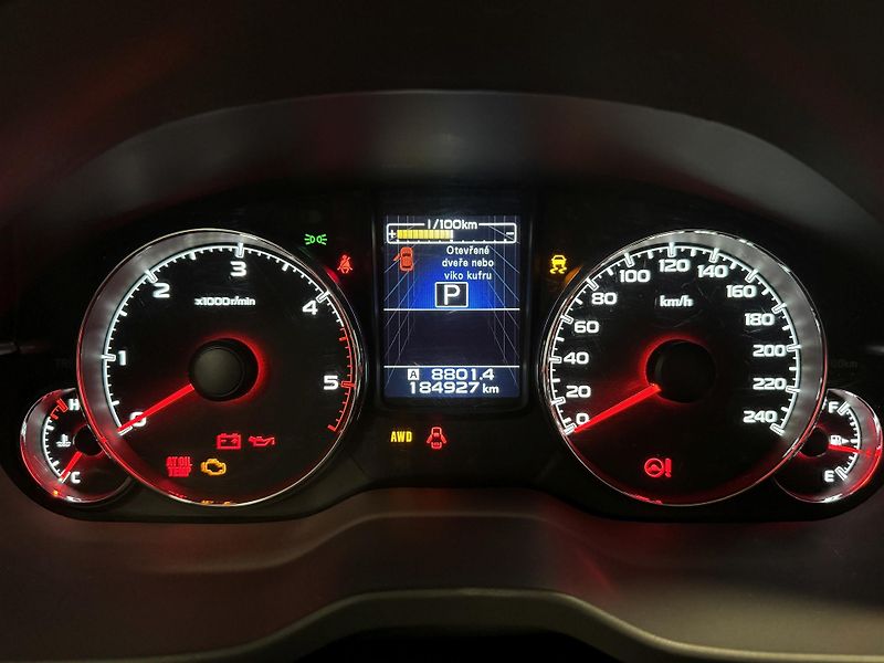 Subaru Outback 2.0D Comfort Cross Line CVT,CZ - fotka 25 z 50