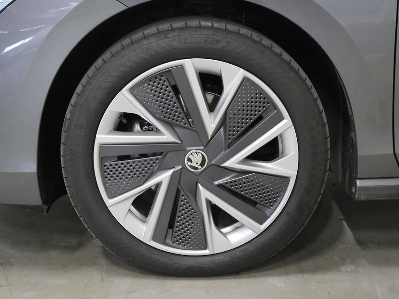Škoda Superb - fotka 10 z 26