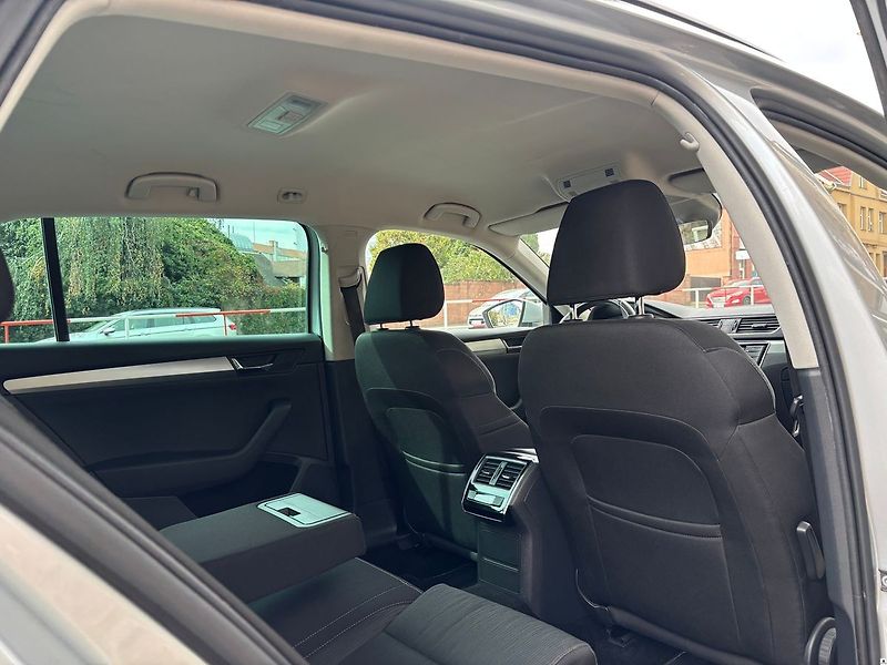 Škoda Superb 2.0TDI-110KW.DSG.TAŽNÉ-ZÁRUKA - fotka 23 z 48