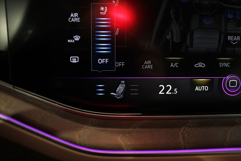 Volkswagen Touareg V6 TDi 210kW 4MOTION ACC/DYN/N - fotka 28 z 38