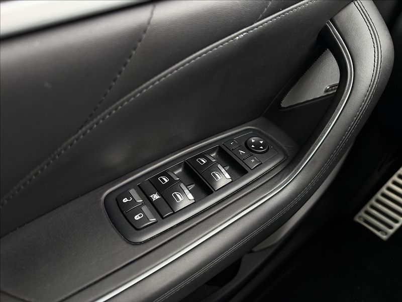 Maserati Levante 3.0V6 SQ4 - fotka 25 z 35