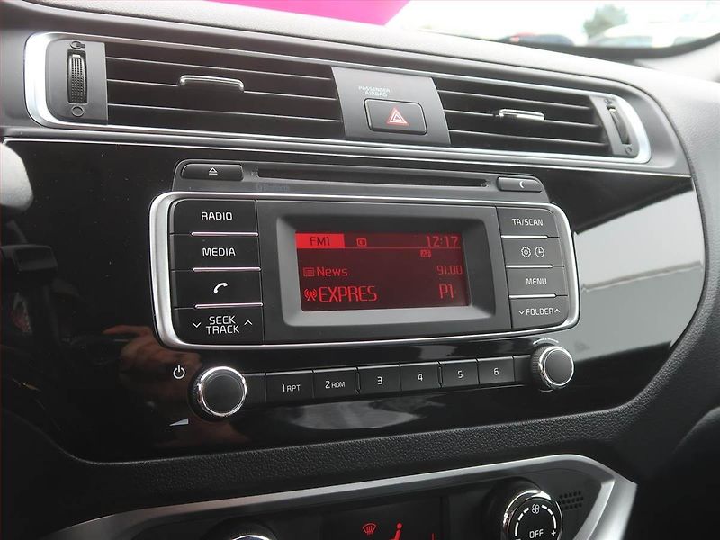 Kia Rio (2016) 1.25 CVVT, Serv.kniha - fotka 12 z 14