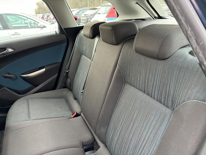 Opel Astra 2.0 D - fotka 10 z 19