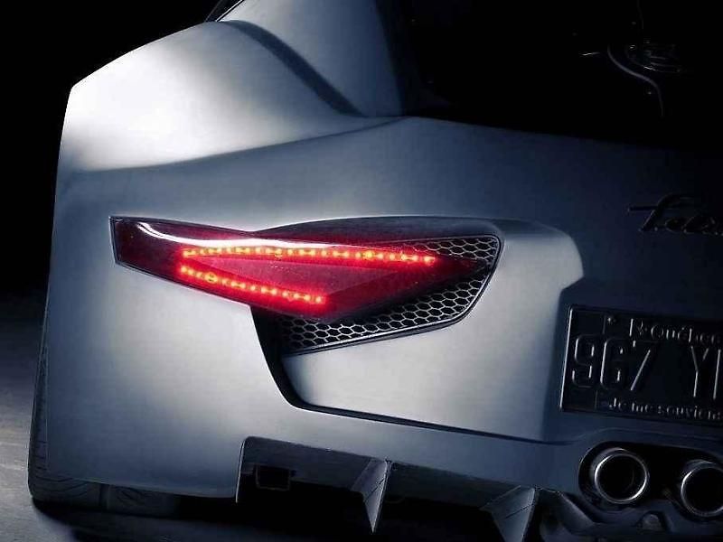 Felino CB7.