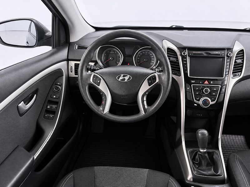 Hyundai i30 1,4 CVVT 73KW NAVI ORIG. ALU - fotka 12 z 27