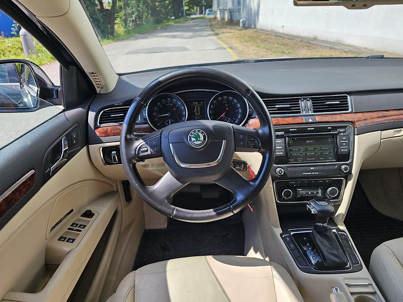 Škoda Superb (2010) 2 2.0 TDI DSG TAŽNÉ  - fotka 10 z 18