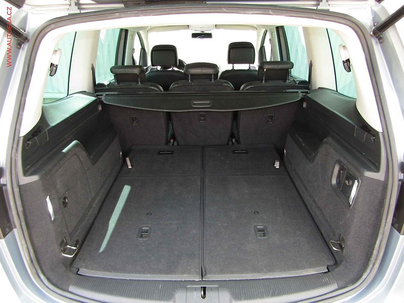 Volkswagen Sharan (2014) 2.0TDi, ČR, AC, xenon, park - fotka 7 z 25