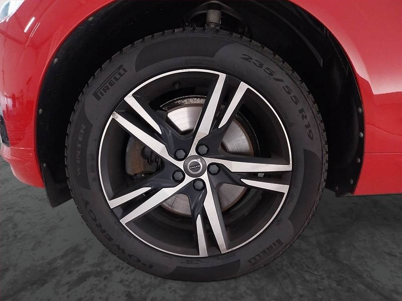 Volvo XC60 (2018) R-Design T5 AWD - fotka 15 z 30