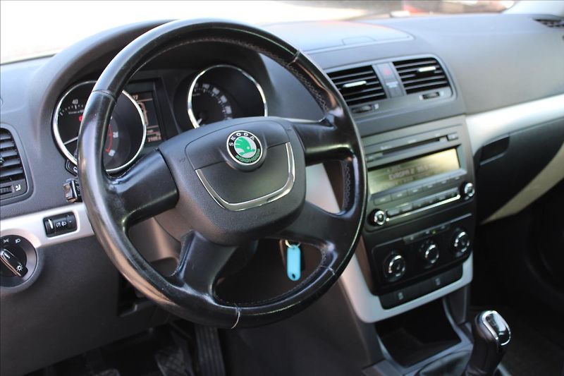 Škoda Yeti 1,2 TSI  TAŽNÉ - fotka 23 z 30