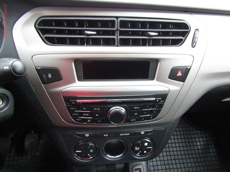 Citroën C-Elysée (2019) 1.2i, AC, tempo, park.asist - fotka 12 z 16
