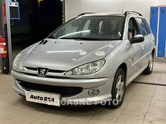 Peugeot 206 (2006) 1.4 i, 1.maj, AC, tažné - fotografie inzerátu