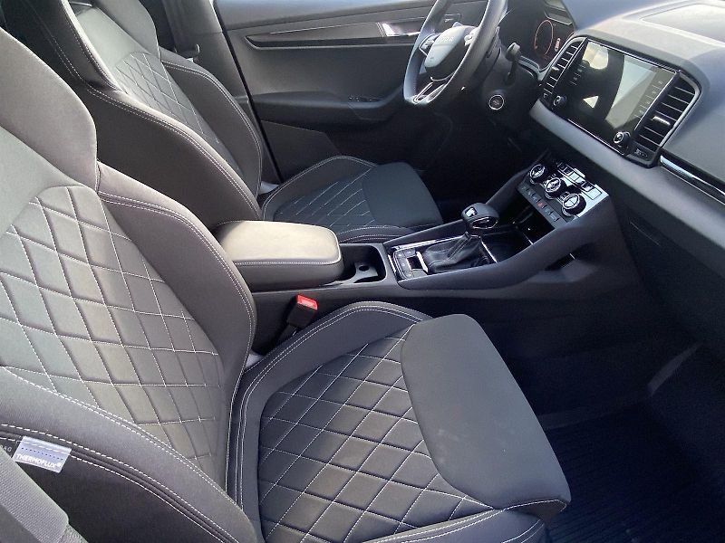 Škoda Karoq (2025) 1,5 TSI 110 kW DSG Sportline - fotka 9 z 26