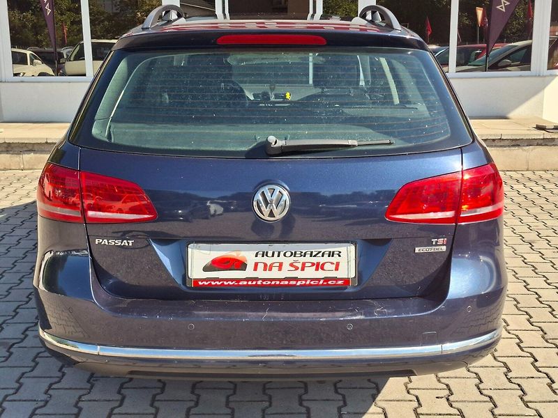 Volkswagen Passat (2013) 1.4TSI 110kW DSG E-FUEL - fotka 7 z 44