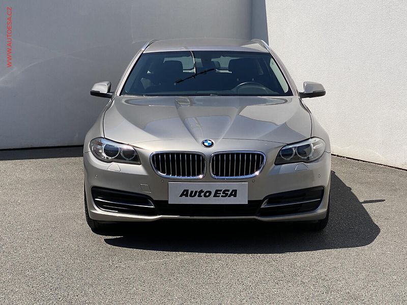 BMW Řada 5 (2016) 2.0 D, ČR, servis.kniha, LED - fotka 2 z 20