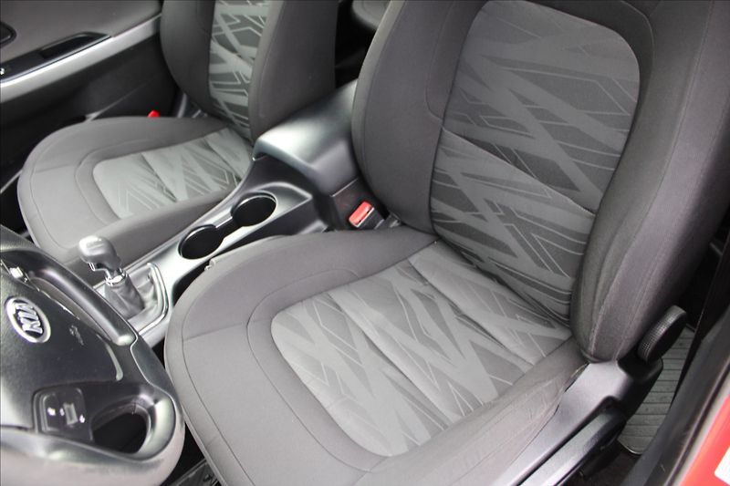 Kia Ceed 1,4 i  NOVÉ V ČR - fotka 18 z 21