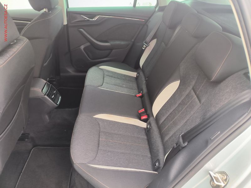 Škoda Kamiq (2020) 1.0 TSi, Style, kamera - fotka 10 z 25