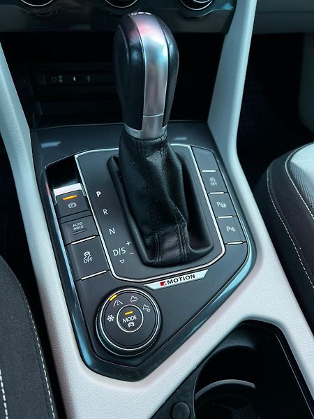 Volkswagen Tiguan 2.0TDI DSG 4Motion Virtual TZ - fotka 13 z 28
