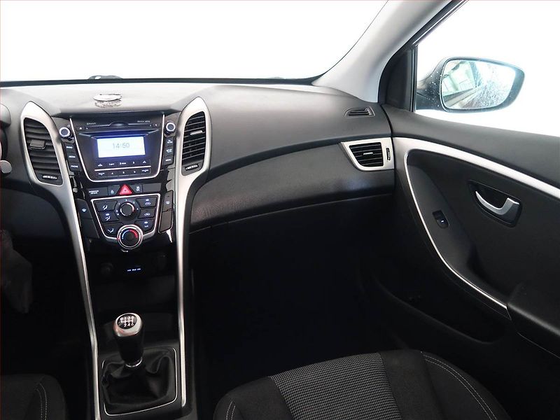 Hyundai i30 (2013) 1.6 MPI, ČR,1.maj, Serv.kniha - fotka 8 z 13