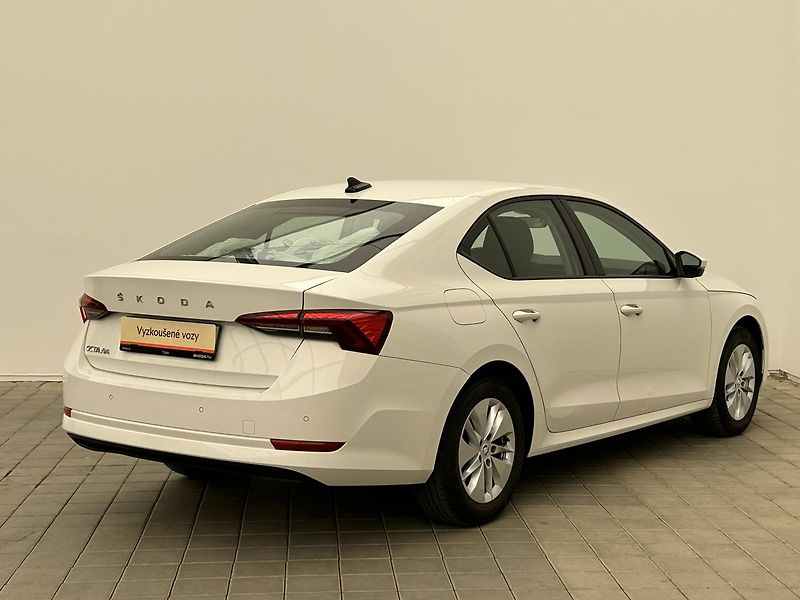 Škoda Octavia 2.0 TDI Ambition Plus - fotka 2 z 28