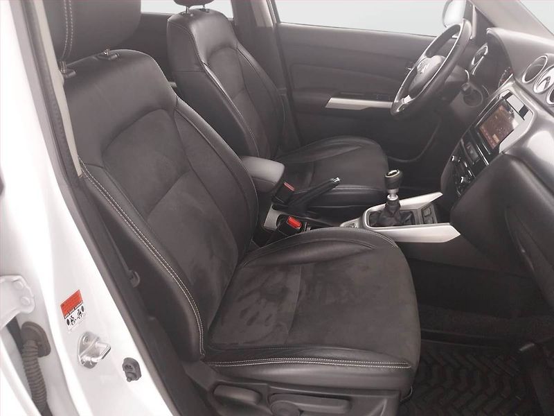 Suzuki Vitara (2016) 1.6 DDiS, 4X4, Kůže, Navi - fotka 9 z 21