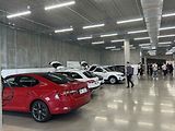 Nedaleko Poděbrad začíná fungovat největší autosalon ojetých aut v Evropě