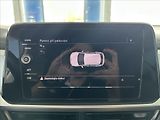 Volkswagen T-Roc 1,0   TSI 85kW,LIFE,1.MAJITEL - náhled 14