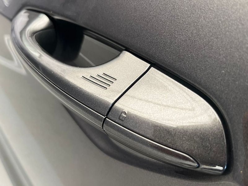 Ford S-MAX 2,5 HEV Titanium 7míst - fotka 33 z 70