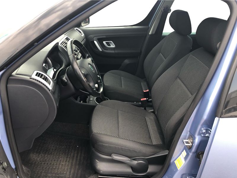 Škoda Roomster A 1.6i Scotline - fotka 11 z 27