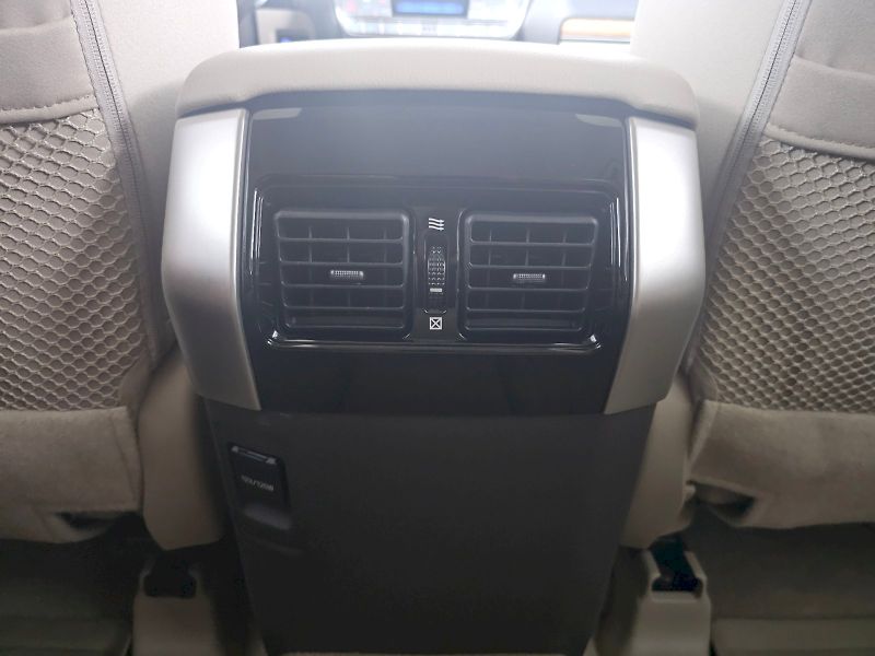 Toyota Land Cruiser (2019) LC150 2.8D-4D 130kW 4x4 - fotka 21 z 26