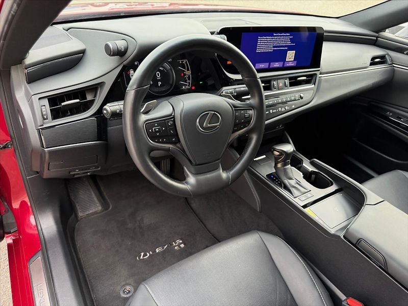 Lexus ES 300h 2,5 Limited Edition  ES - fotka 7 z 21