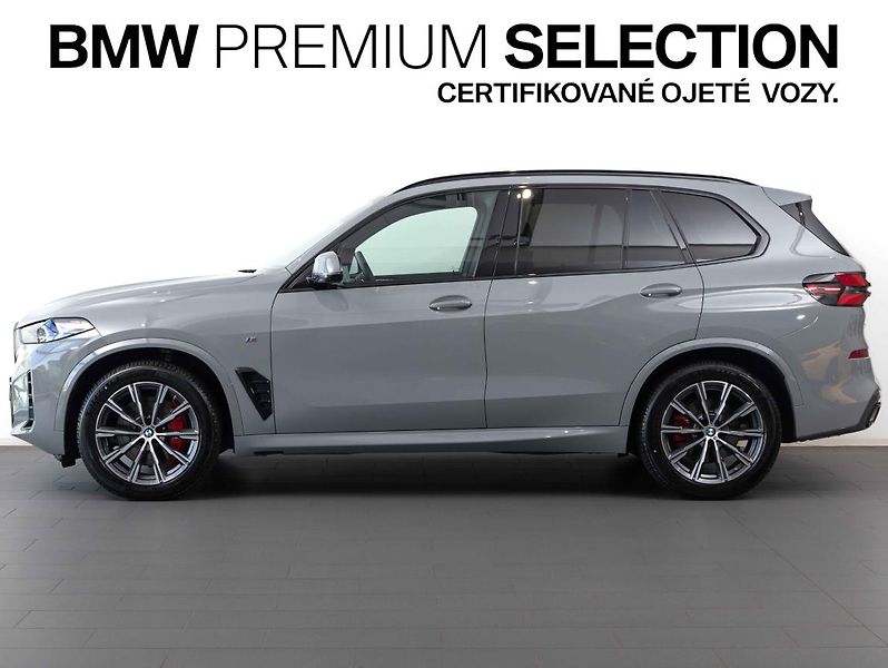 BMW X5 xDrive30d - fotka 3 z 24