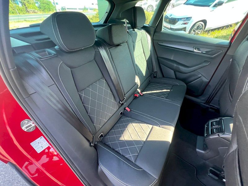 Škoda Karoq (2025) Sportline 1.5TSi 7°automatická - fotka 17 z 31