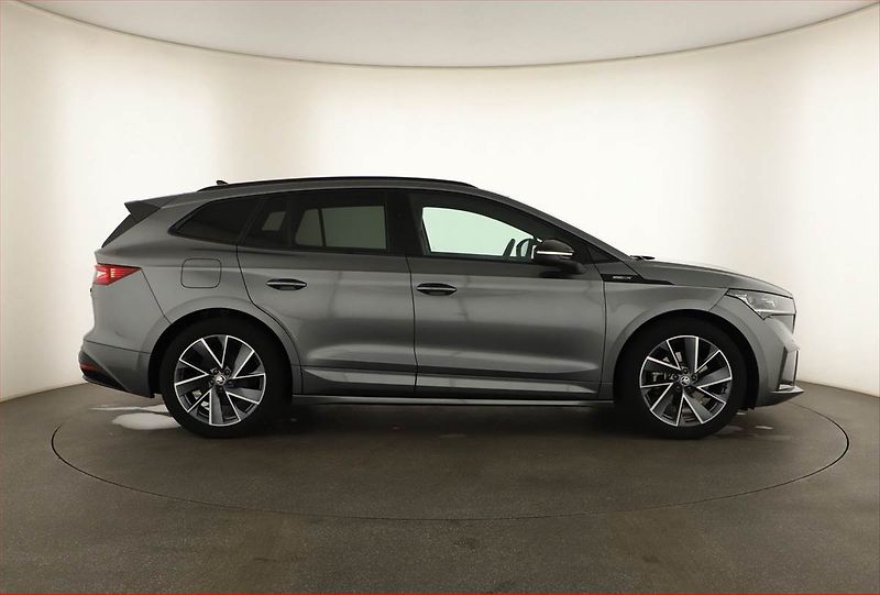 Škoda Enyaq (2023) Sportline iV 60 (62 kWh) - fotka 6 z 19