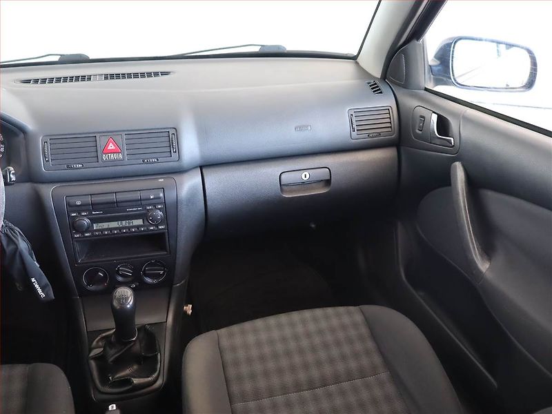 Škoda Octavia (2008) 1.6, Serv.kniha, po STK - fotka 8 z 15