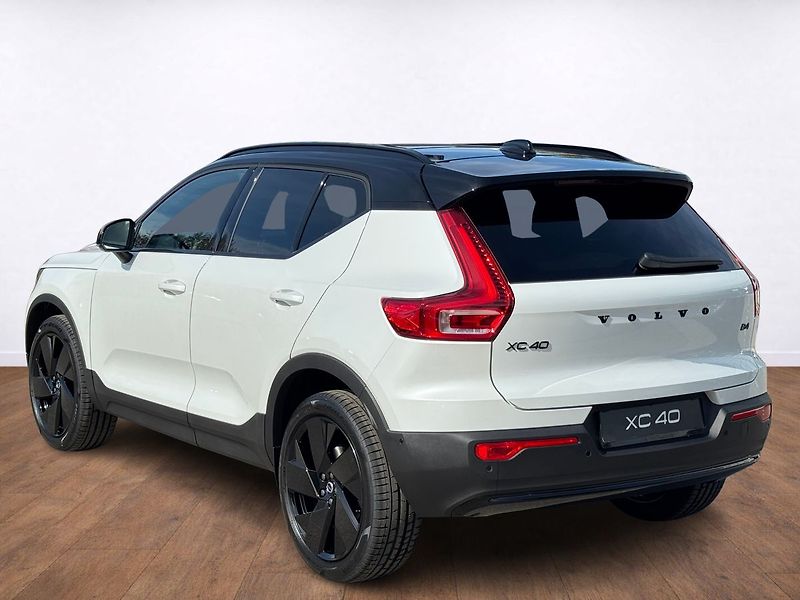 Volvo XC40 (2026) ULTRA B4, 360°, PIXEL LED - fotka 10 z 31