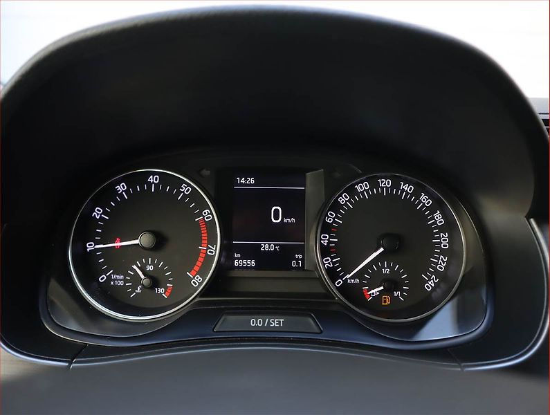 Škoda Fabia (2018) 1.0 TSI, Serv.kniha, Tempomat - fotka 11 z 21