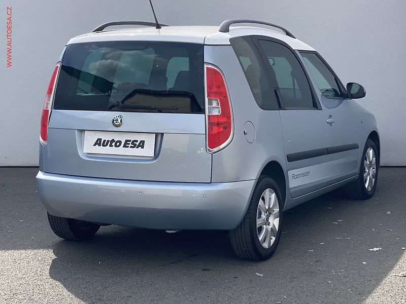 Škoda Roomster (2011) 1.2 TSi, ČR, Ambition, park. - fotka 4 z 14