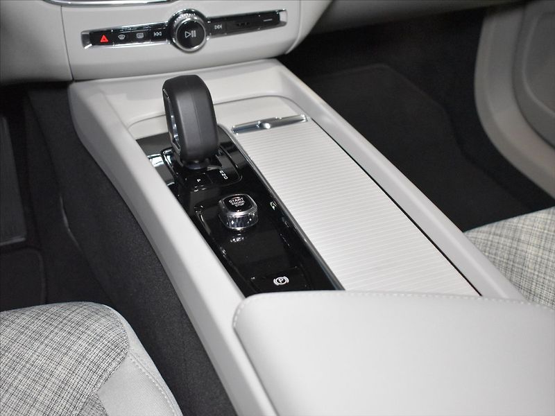 Volvo XC60 2,0 B5 AWD CORE BLIS,Bezklíč - fotka 15 z 25