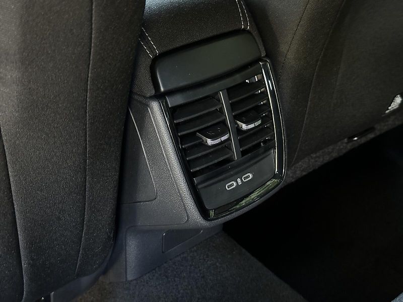 Škoda Scala 1.0TSi DSG 116PS KLIMA AC V.Co - fotka 34 z 37