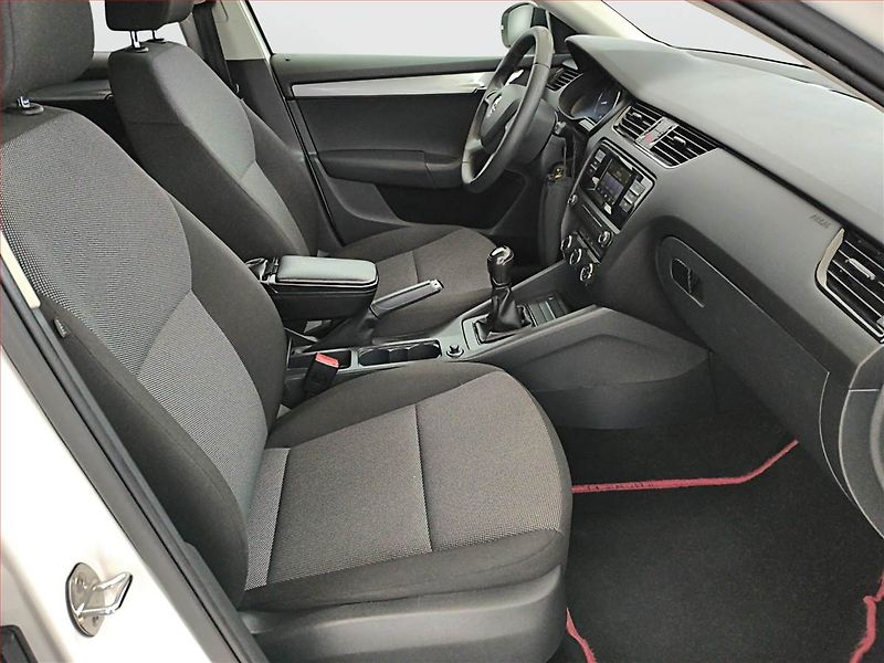 Škoda Octavia (2015) 1.4 TSI, Serv.kniha - fotka 9 z 13