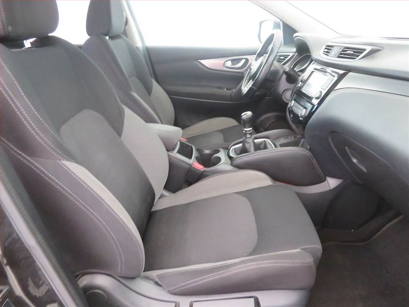 Nissan Qashqai (2018) N-Connecta 1.2 DIG-T - fotka 9 z 17