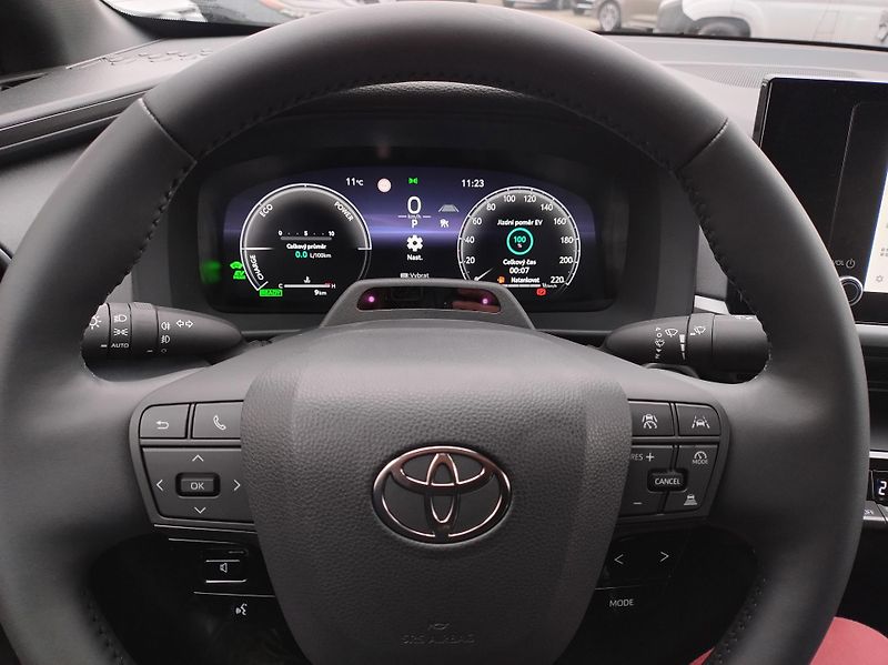 Toyota C-HR (2026) 1.8 FHEV COMFORT BUSINESS - fotka 7 z 12