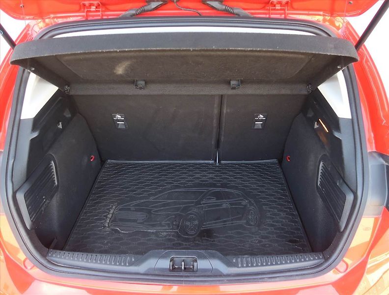 Ford Focus (2021) 1.0 EcoBoost, Navi, Tempomat - fotka 14 z 19