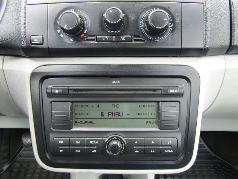 Škoda Roomster (2007) 1.6 16V 77kW - fotka 32 z 36