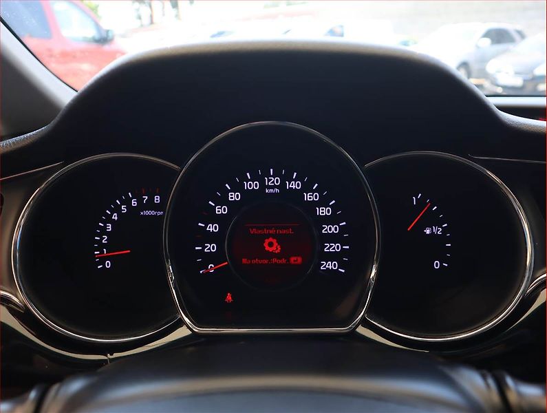 Kia Ceed (2018) 1.6 GDI, Serv.kniha, Navi - fotka 11 z 18