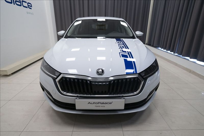 Škoda Octavia 2,0 TDI DSG VÝHŘEV 1. MAJ ČR - fotka 2 z 38