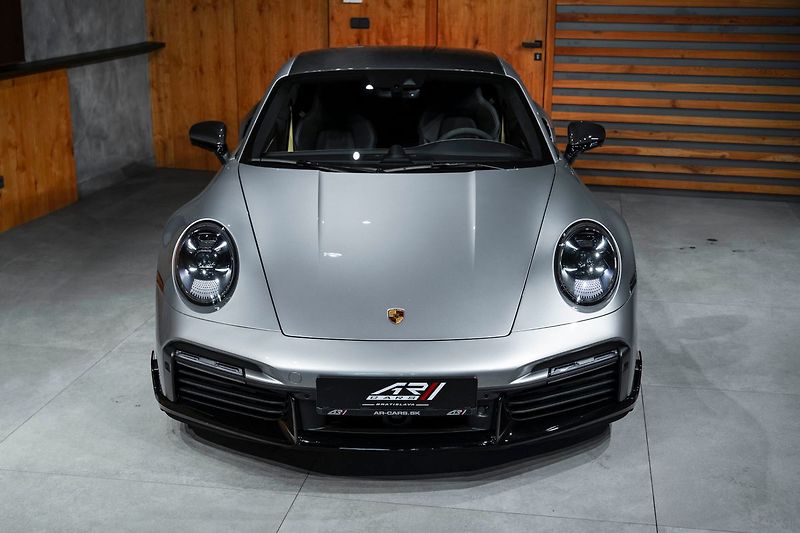Porsche 911 Turbo S - fotka 2 z 22