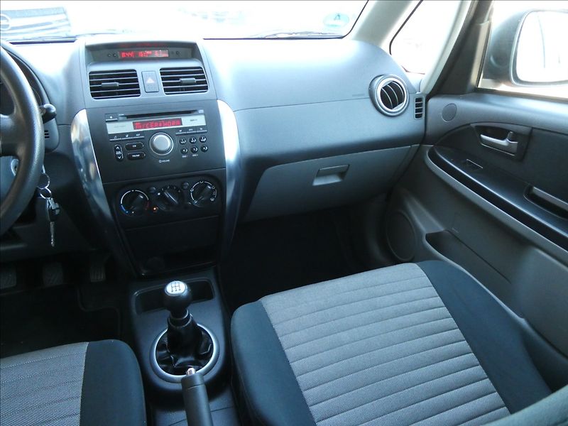 Suzuki SX4 1,5 73kW GLX,2x kola,závěs,kli - fotka 26 z 39